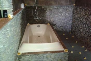 Parco vacanze Junjungan Pool & 3*